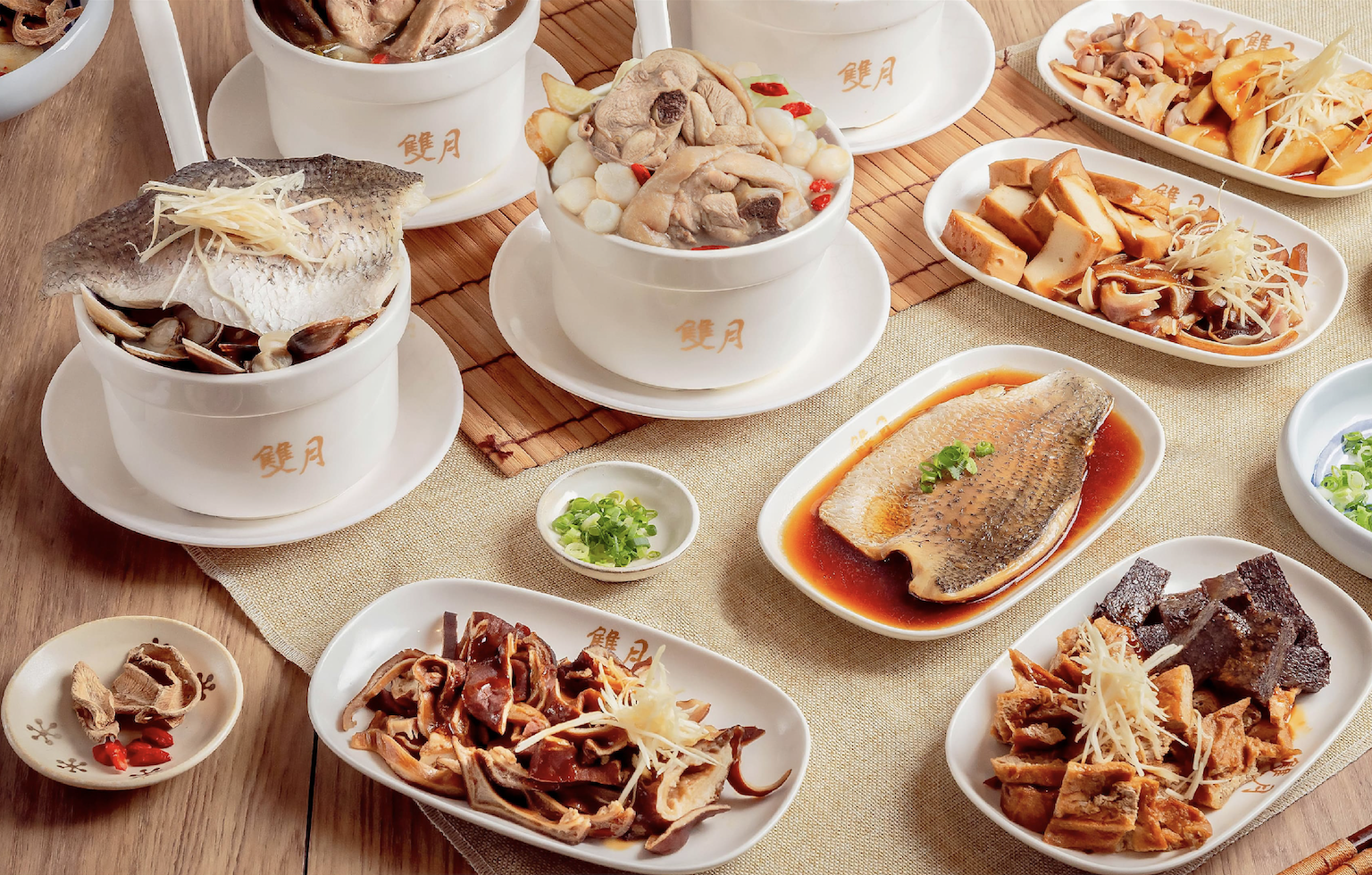 雙月食品社